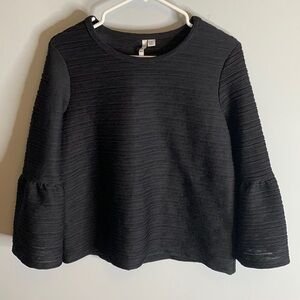 Elle Black ribbed top with Bell sleeves, Size Large, good condition, stretchy